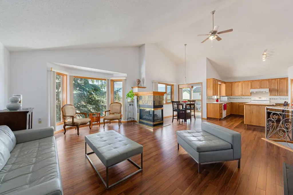 20 Somerset Drive SW Calgary AB T2Y 3C3