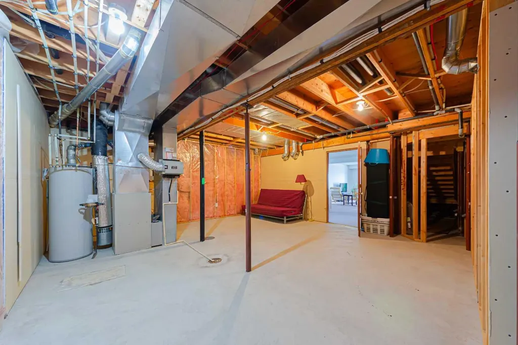 20 Somerset Drive SW Calgary AB T2Y 3C3
