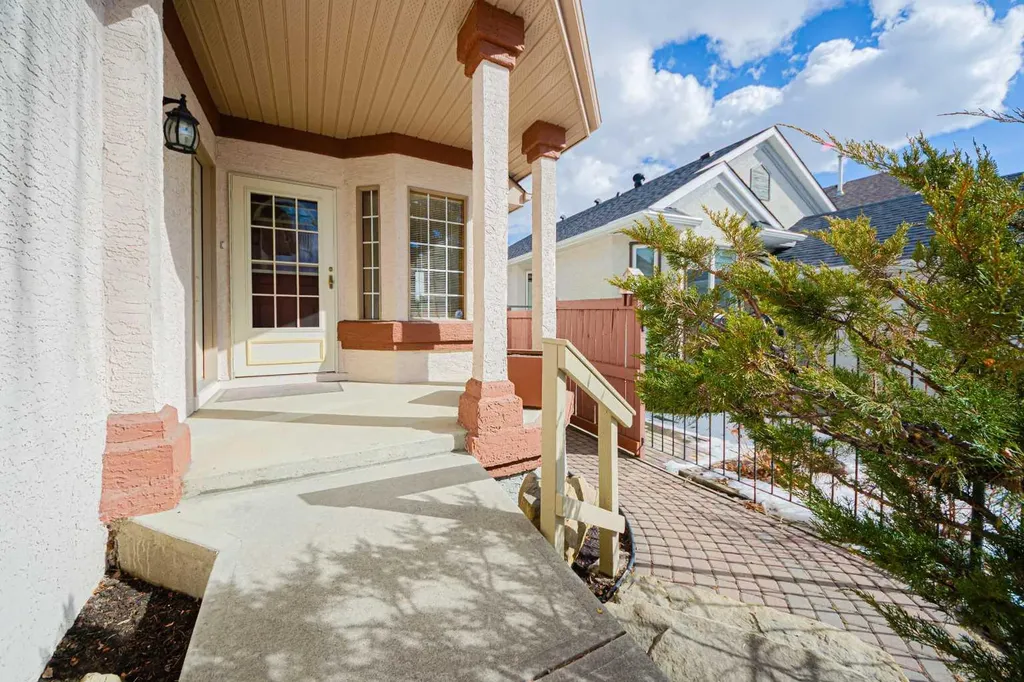20 Somerset Drive SW Calgary AB T2Y 3C3