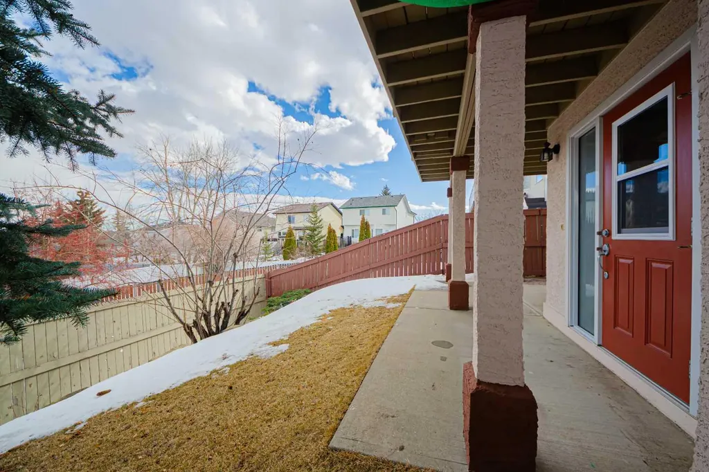 20 Somerset Drive SW Calgary AB T2Y 3C3
