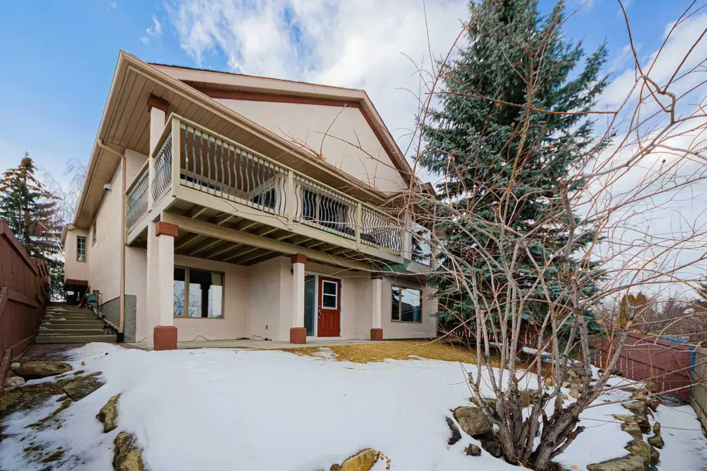 20 Somerset Drive SW Calgary AB T2Y 3C3
