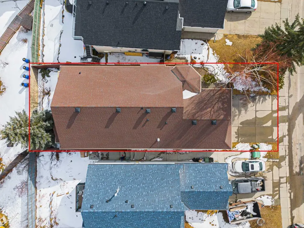 20 Somerset Drive SW Calgary AB T2Y 3C3