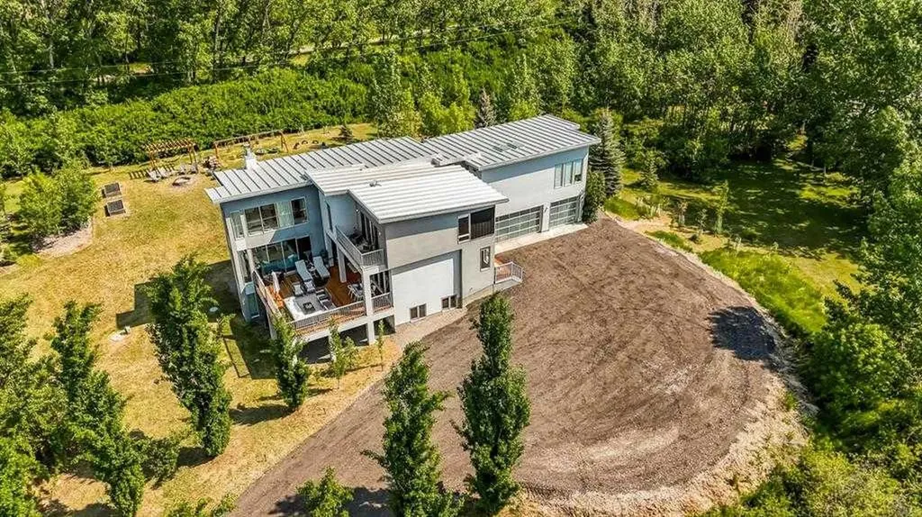 24008 241 Avenue E Rural Foothills County AB T1S 4B8