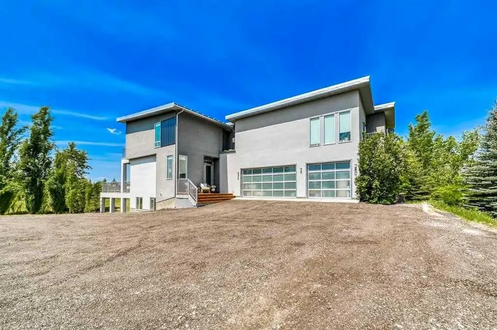 24008 241 Avenue E Rural Foothills County AB T1S 4B8