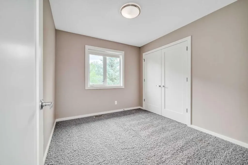 24008 241 Avenue E Rural Foothills County AB T1S 4B8