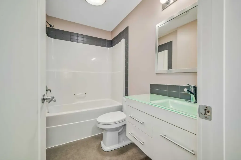 24008 241 Avenue E Rural Foothills County AB T1S 4B8