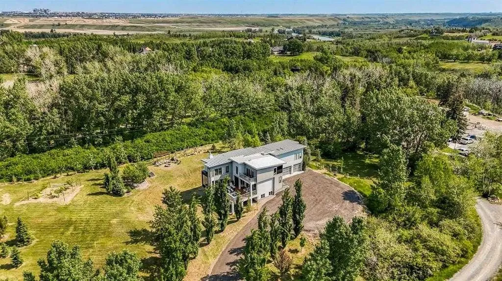 24008 241 Avenue E Rural Foothills County AB T1S 4B8
