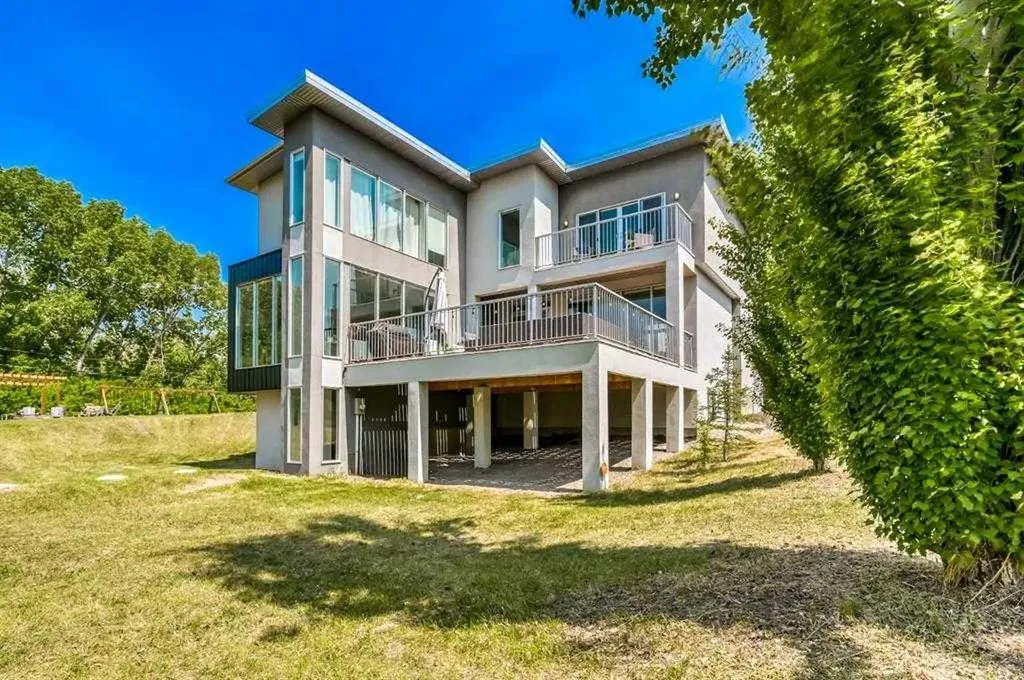 24008 241 Avenue E Rural Foothills County AB T1S 4B8