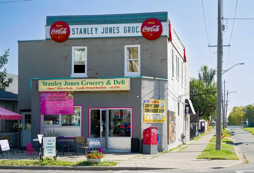 521 15 Avenue NE Calgary AB T2E 1H7