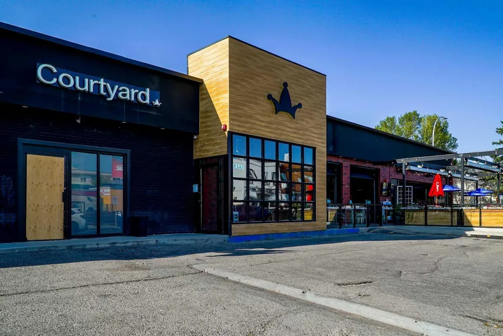 521 15 Avenue NE Calgary AB T2E 1H7