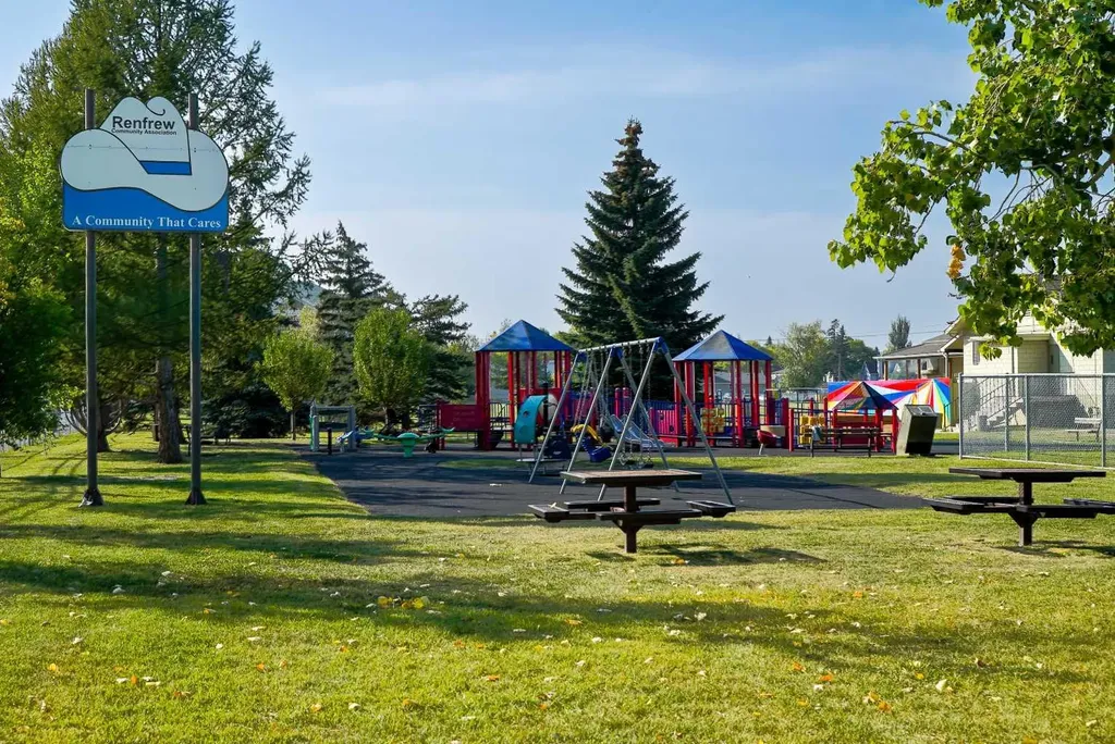 521 15 Avenue NE Calgary AB T2E 1H7