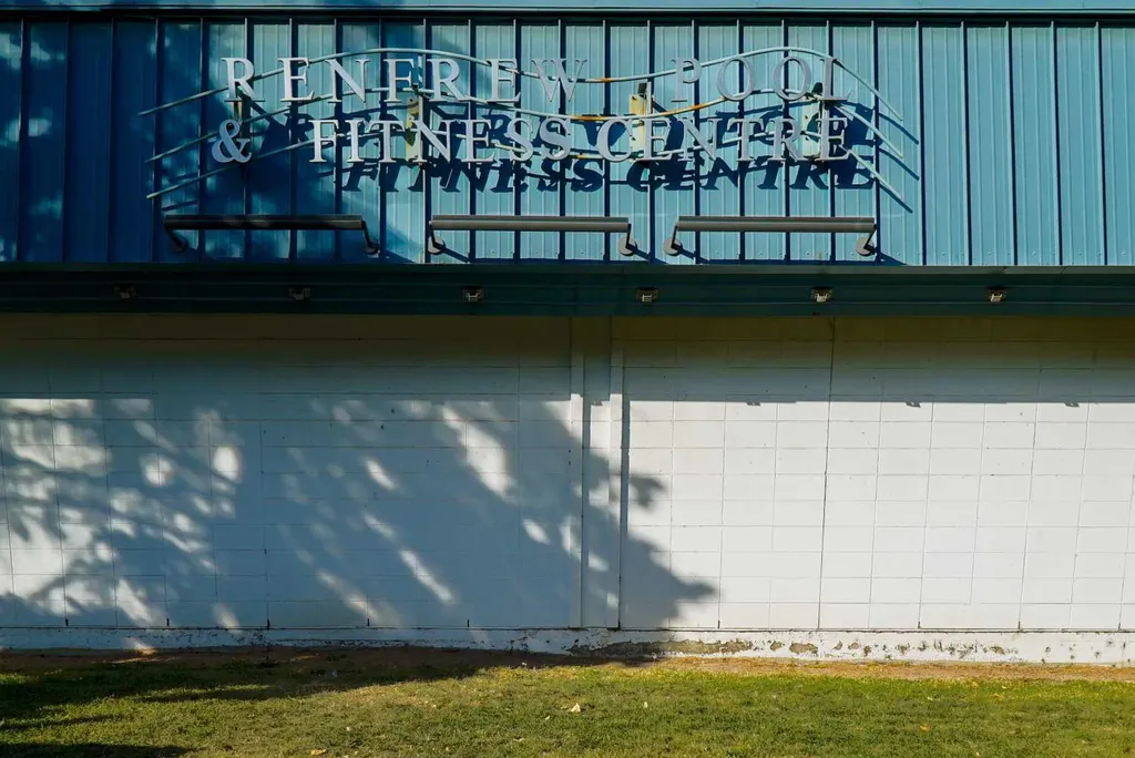 521 15 Avenue NE Calgary AB T2E 1H7