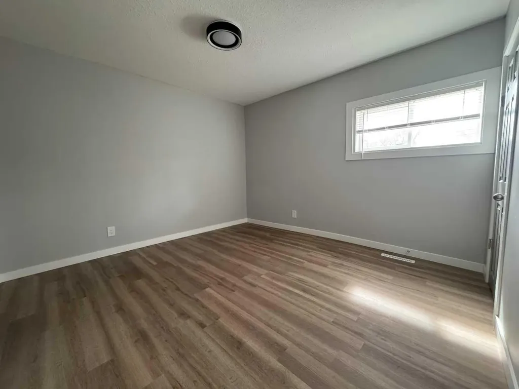 10021 106 Avenue Grande Prairie AB T8V 1J6