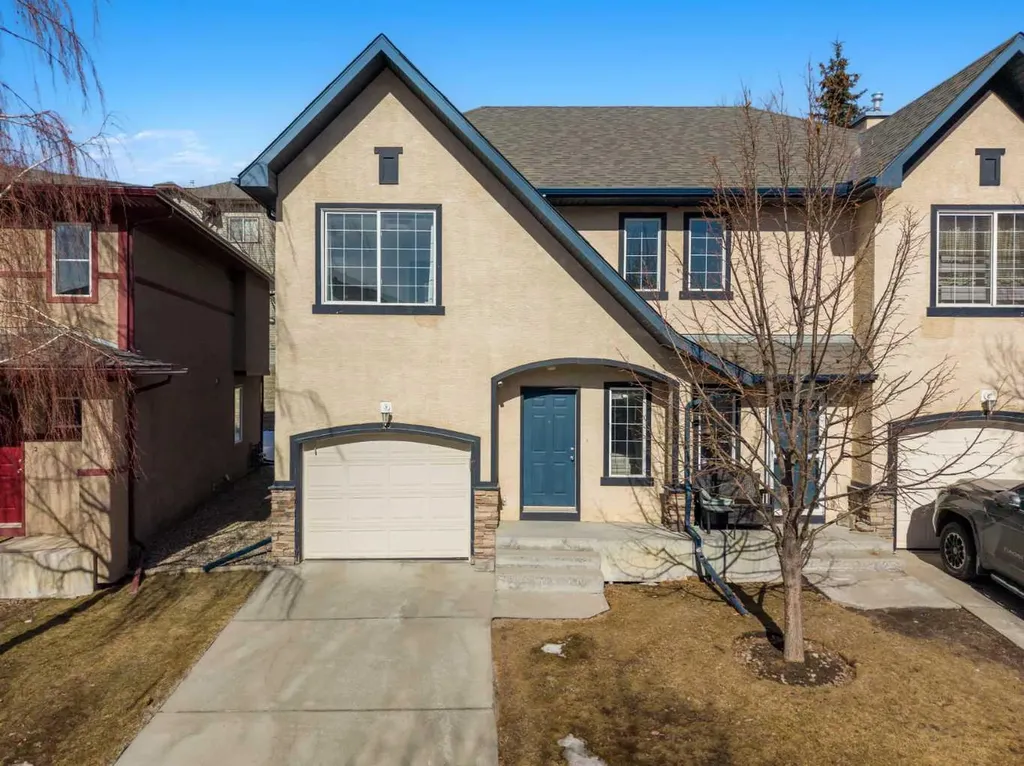 18 Hidden Creek Rise NW Calgary AB T3A 6L5