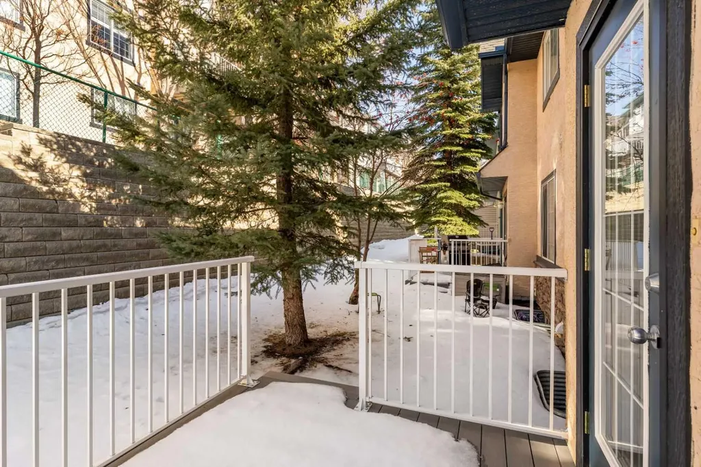 18 Hidden Creek Rise NW Calgary AB T3A 6L5