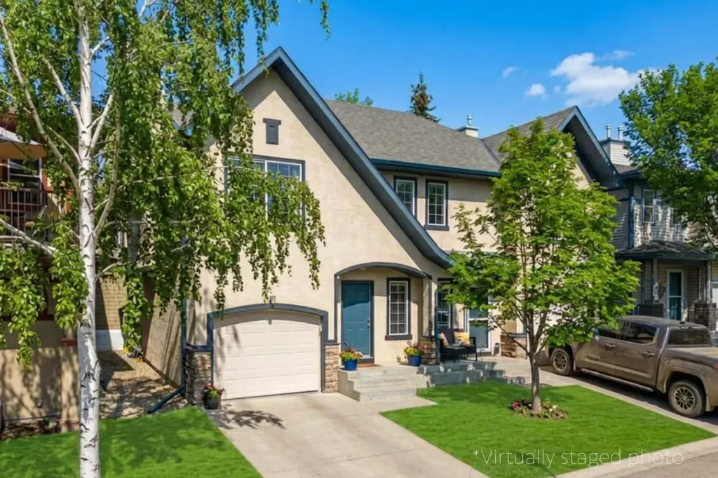 18 Hidden Creek Rise NW Calgary AB T3A 6L5