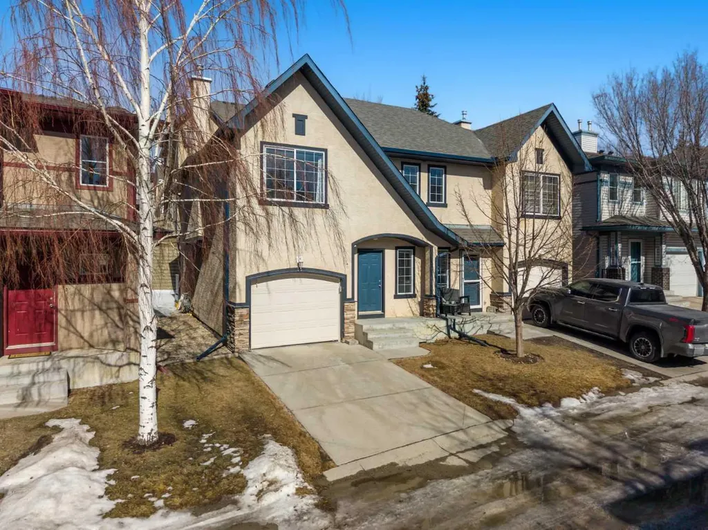 18 Hidden Creek Rise NW Calgary AB T3A 6L5