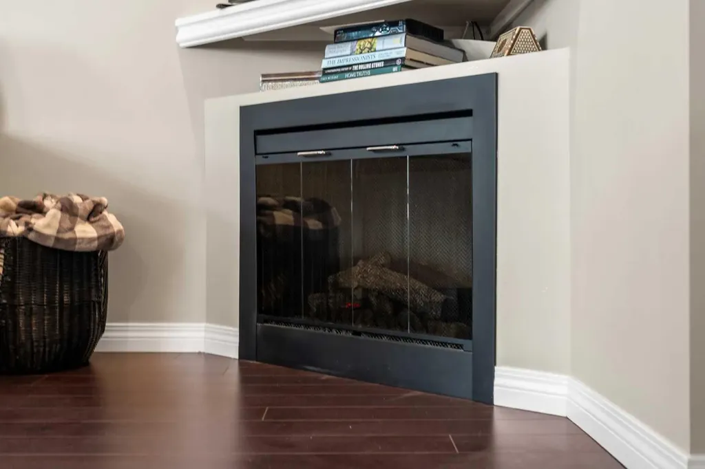18 Hidden Creek Rise NW Calgary AB T3A 6L5