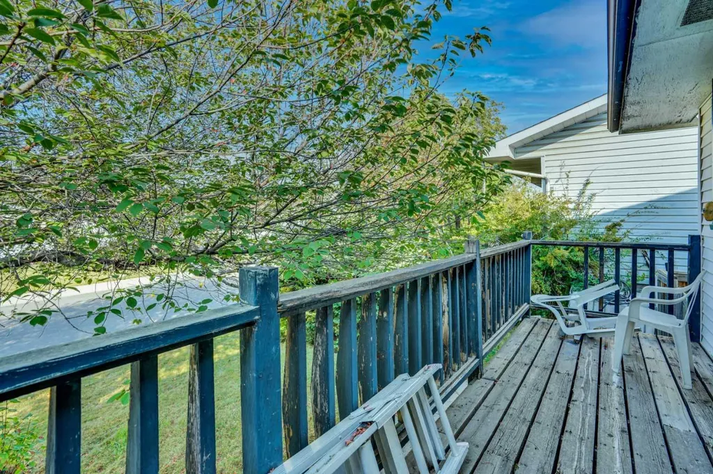 4764 Rundlewood Drive NE Calgary AB T1Y 2P1