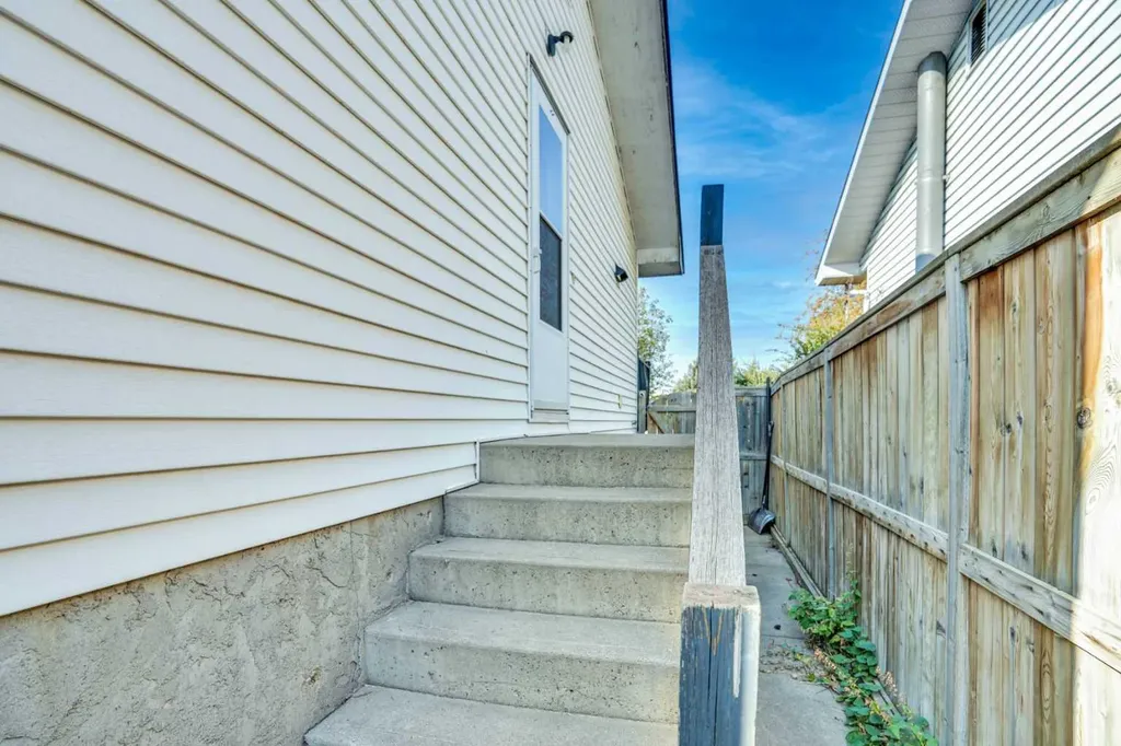 4764 Rundlewood Drive NE Calgary AB T1Y 2P1