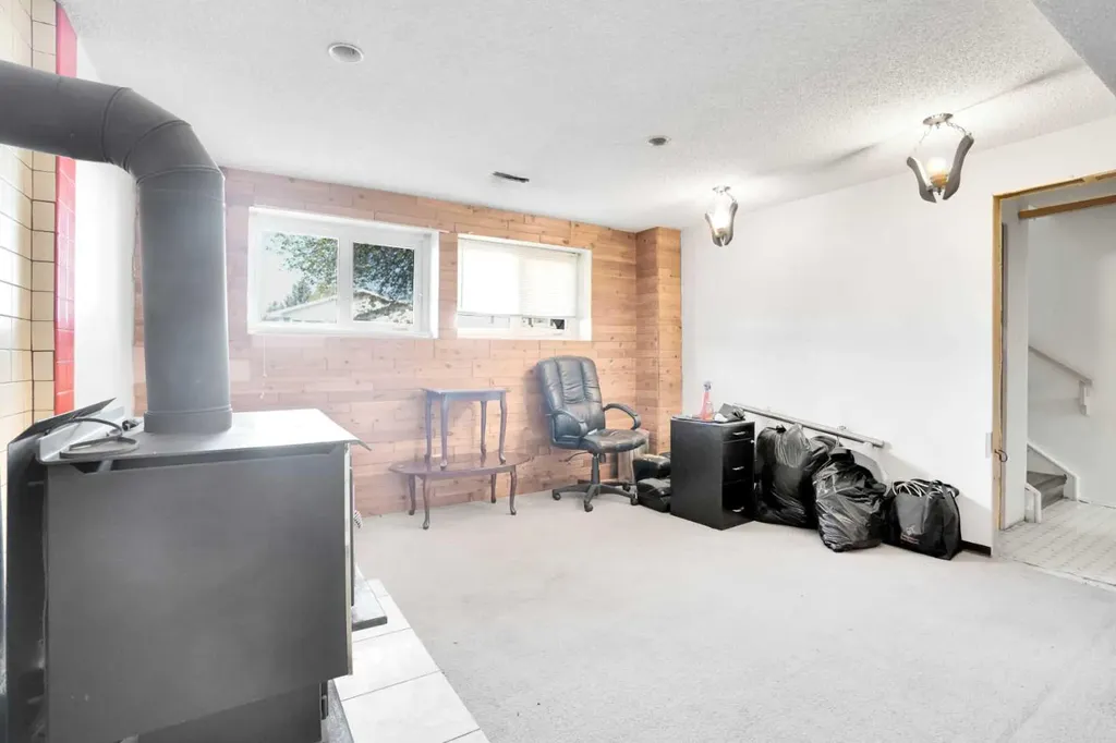 4764 Rundlewood Drive NE Calgary AB T1Y 2P1