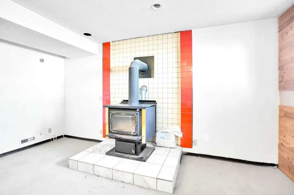 4764 Rundlewood Drive NE Calgary AB T1Y 2P1