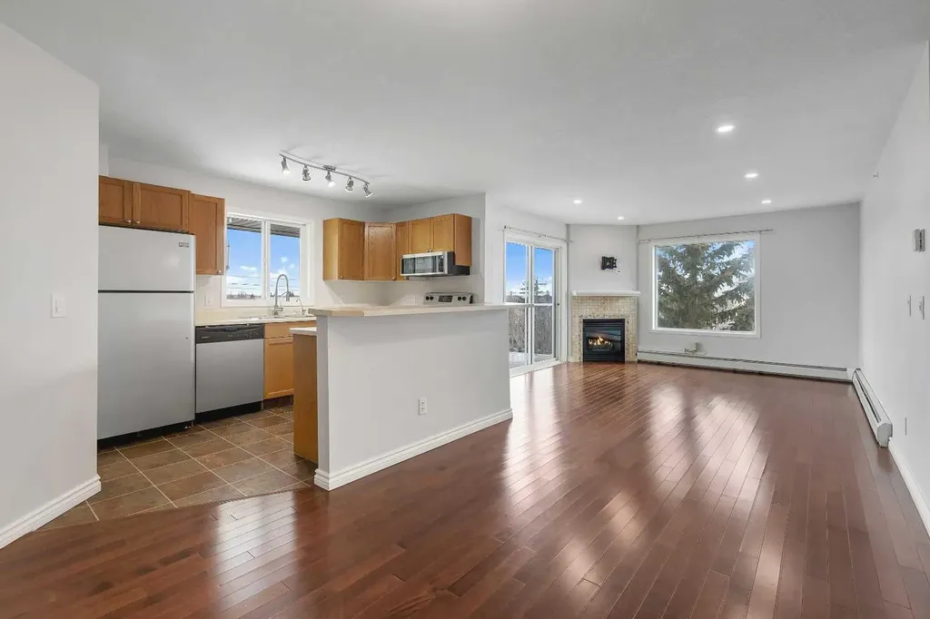 20 Harvest Rose Park NE Calgary AB T3K 4Z1