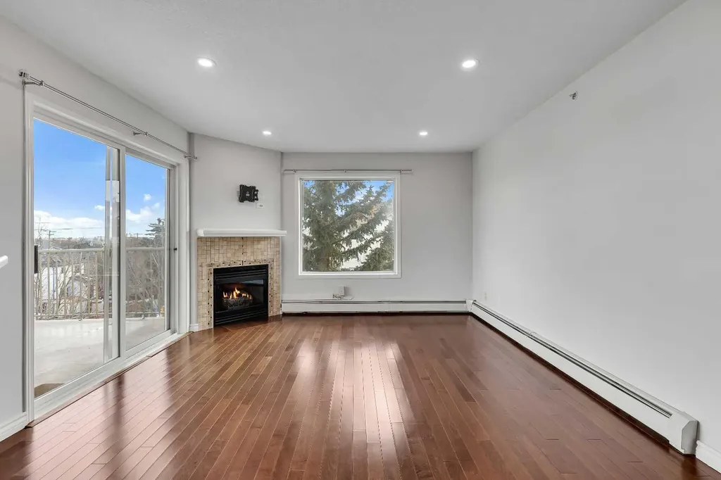 20 Harvest Rose Park NE Calgary AB T3K 4Z1