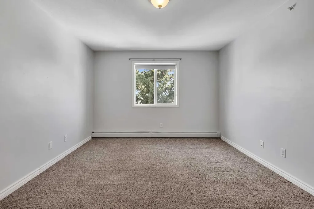 20 Harvest Rose Park NE Calgary AB T3K 4Z1