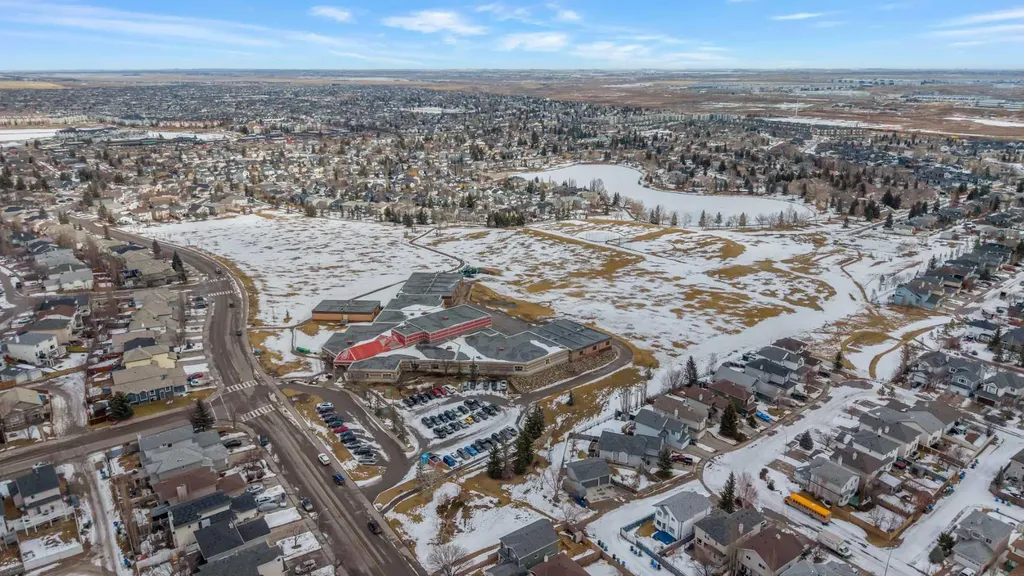 20 Harvest Rose Park NE Calgary AB T3K 4Z1