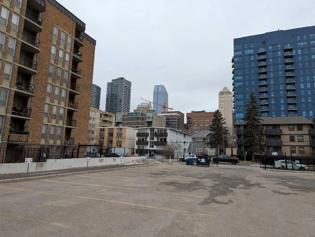 1401 2 Street SW Calgary AB T2R 0W7