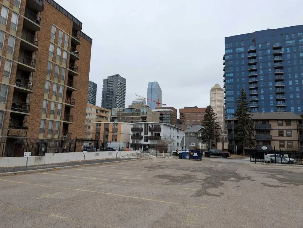 1401 2 Street SW Calgary AB T2R 0W7