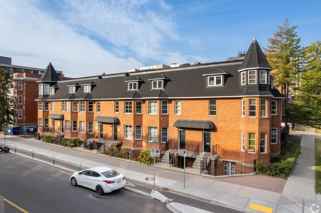 1401 2 Street SW Calgary AB T2R 0W7