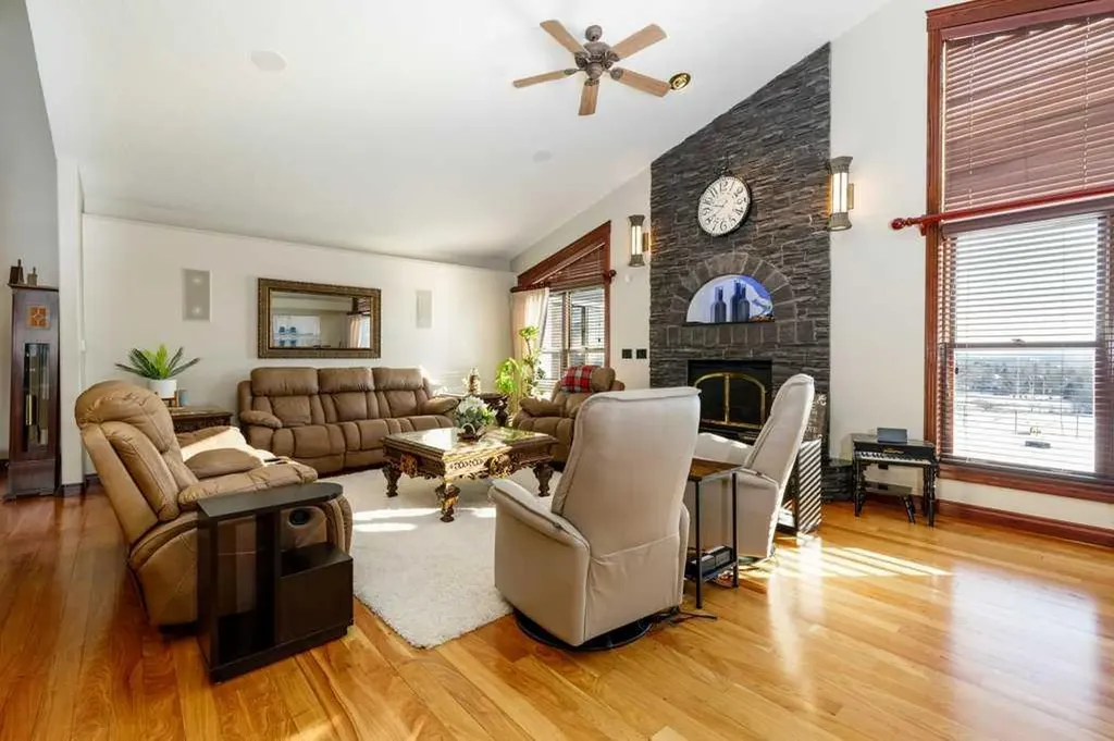 85 Oberlin Avenue Red Deer AB T4N 4X1