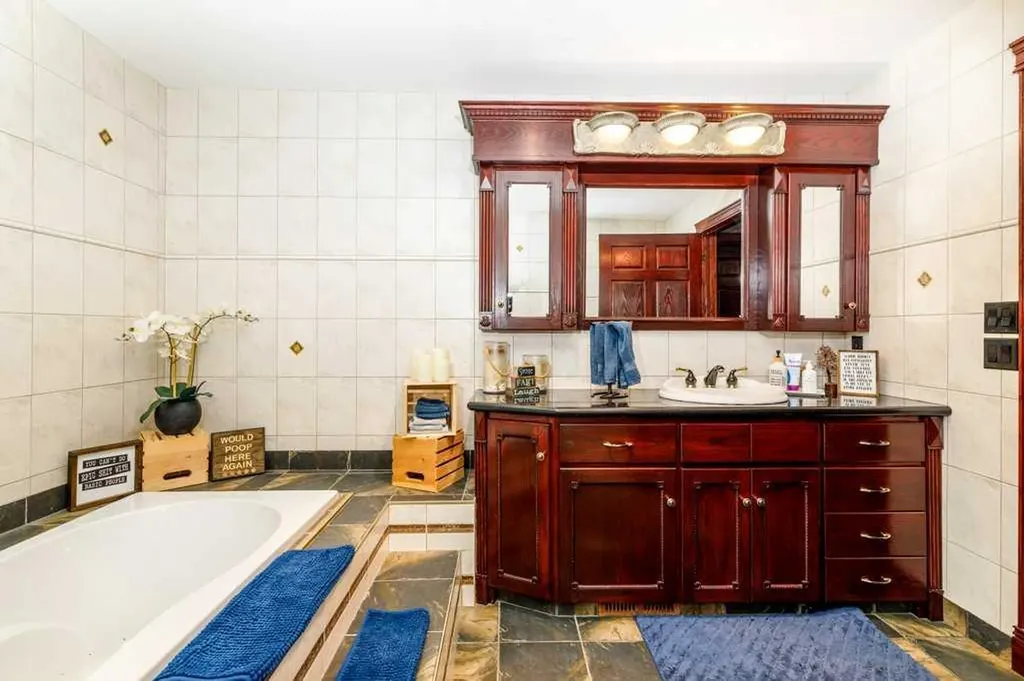 85 Oberlin Avenue Red Deer AB T4N 4X1