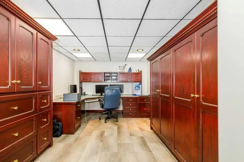 85 Oberlin Avenue Red Deer AB T4N 4X1