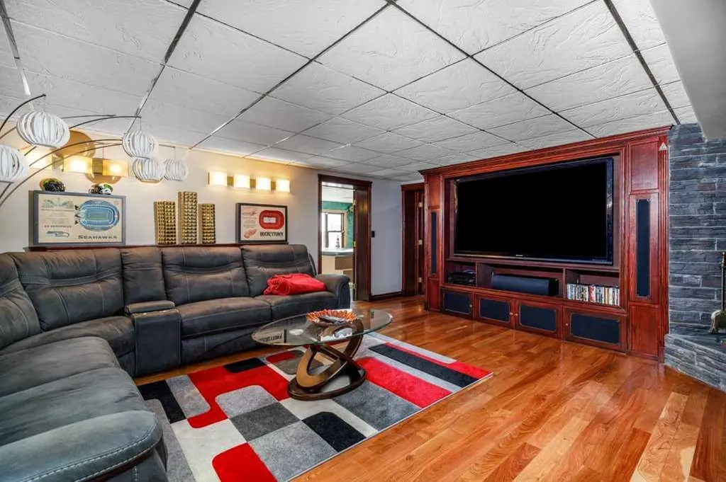 85 Oberlin Avenue Red Deer AB T4N 4X1