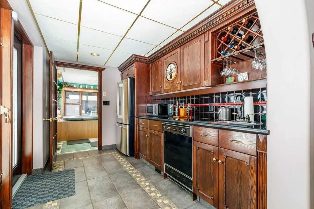 85 Oberlin Avenue Red Deer AB T4N 4X1