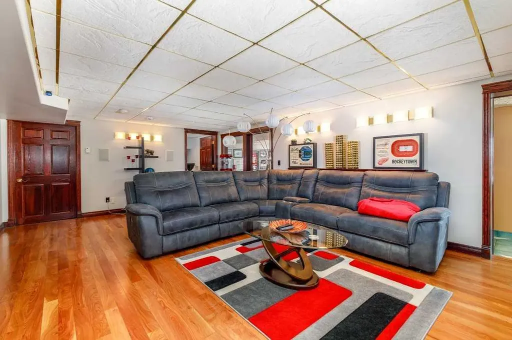 85 Oberlin Avenue Red Deer AB T4N 4X1