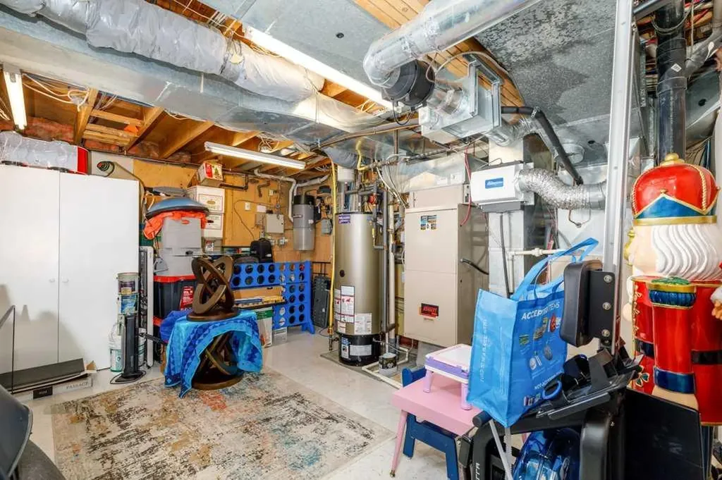 85 Oberlin Avenue Red Deer AB T4N 4X1