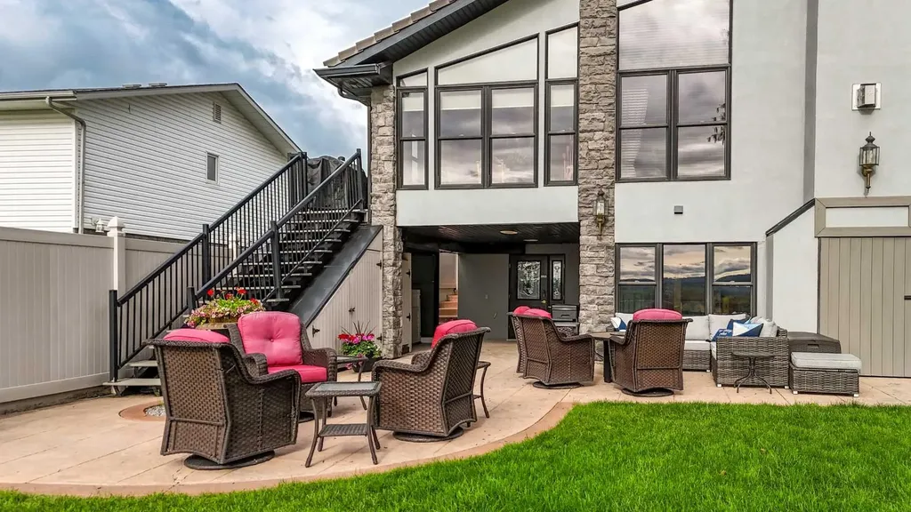 85 Oberlin Avenue Red Deer AB T4N 4X1