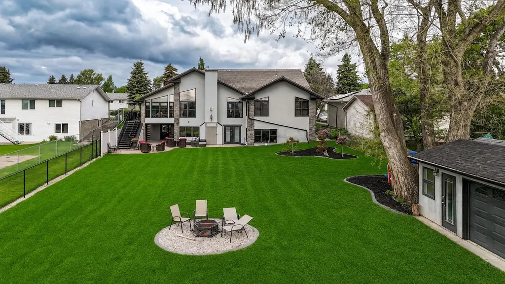 85 Oberlin Avenue Red Deer AB T4N 4X1