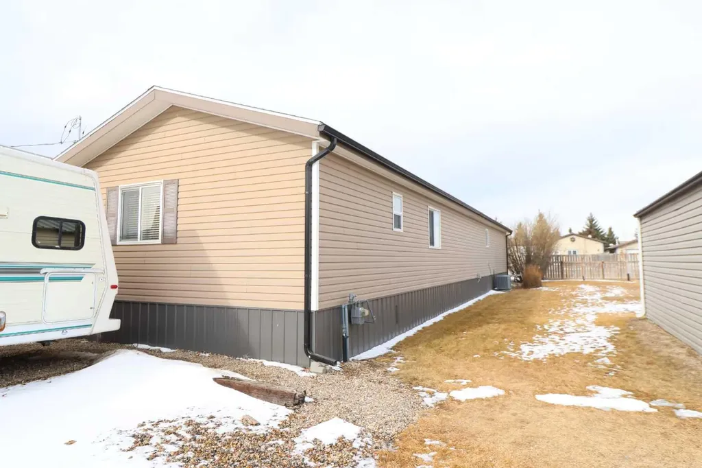 117 Farrar Street Enchant AB T0K 0V0