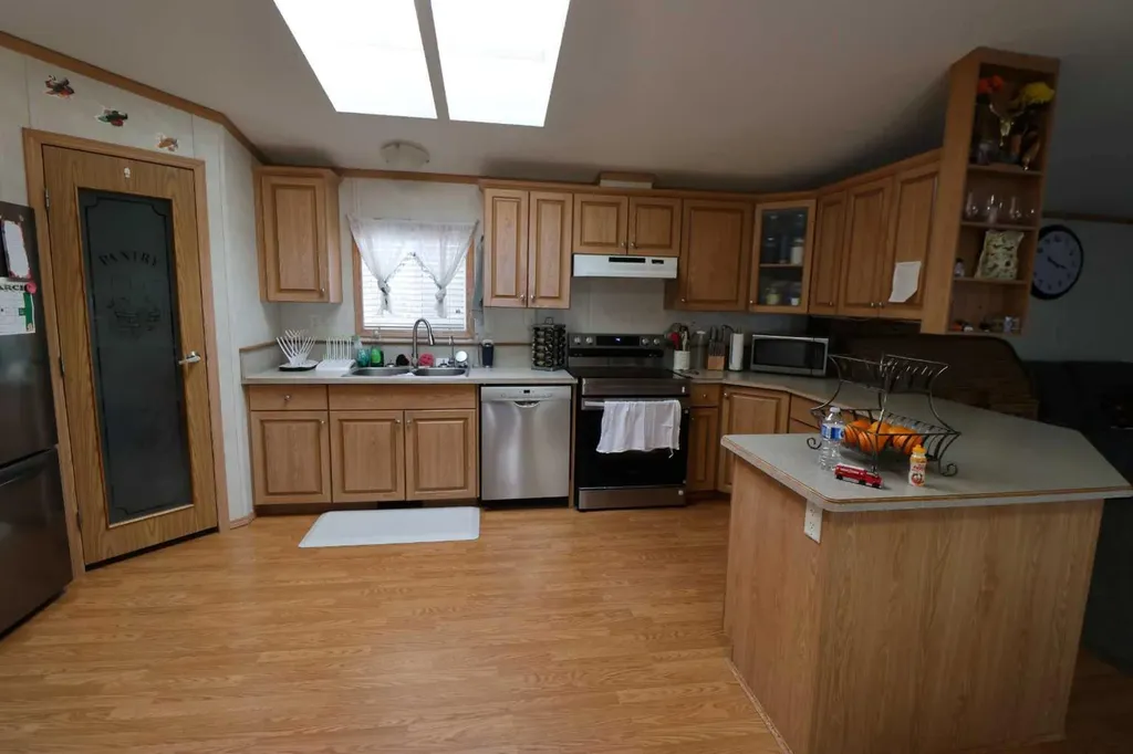 117 Farrar Street Enchant AB T0K 0V0