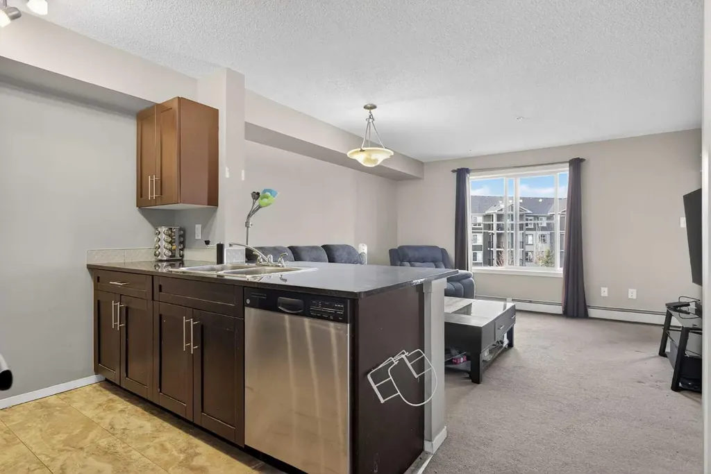18122 77 Street Edmonton AB T5Z 0N7