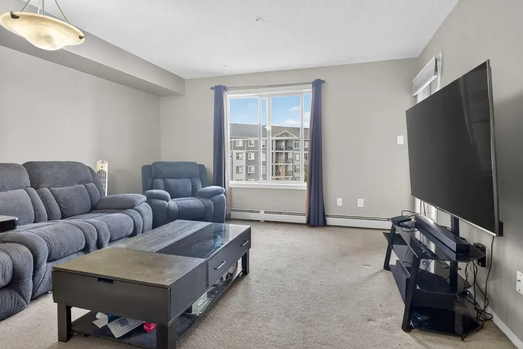 18122 77 Street Edmonton AB T5Z 0N7