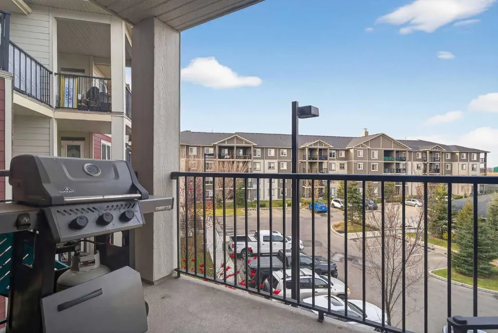 18122 77 Street Edmonton AB T5Z 0N7