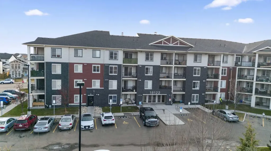 18122 77 Street Edmonton AB T5Z 0N7