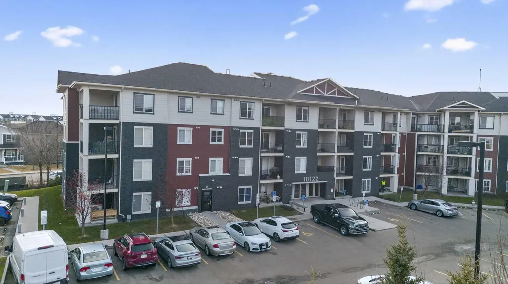 18122 77 Street Edmonton AB T5Z 0N7