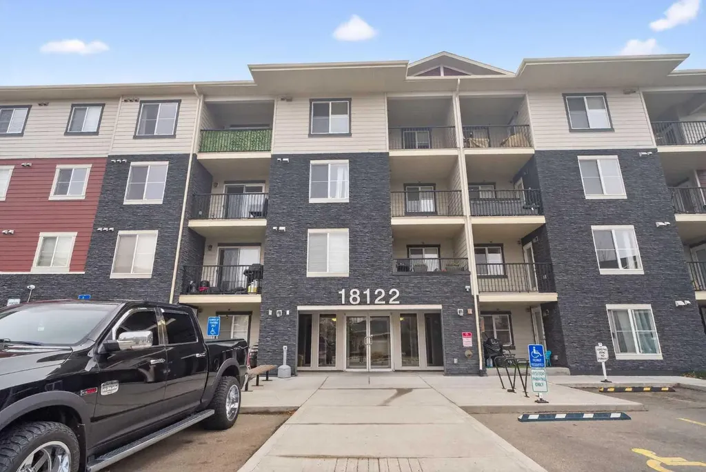 18122 77 Street Edmonton AB T5Z 0N7